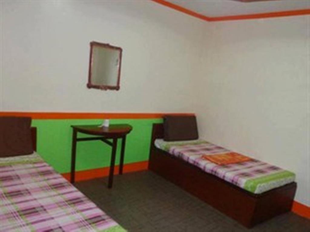 Np Festival Inn Kalibo Room photo