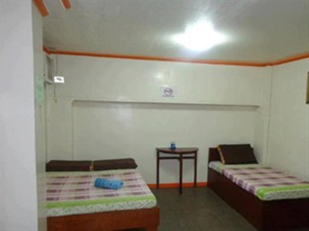 Np Festival Inn Kalibo Room photo