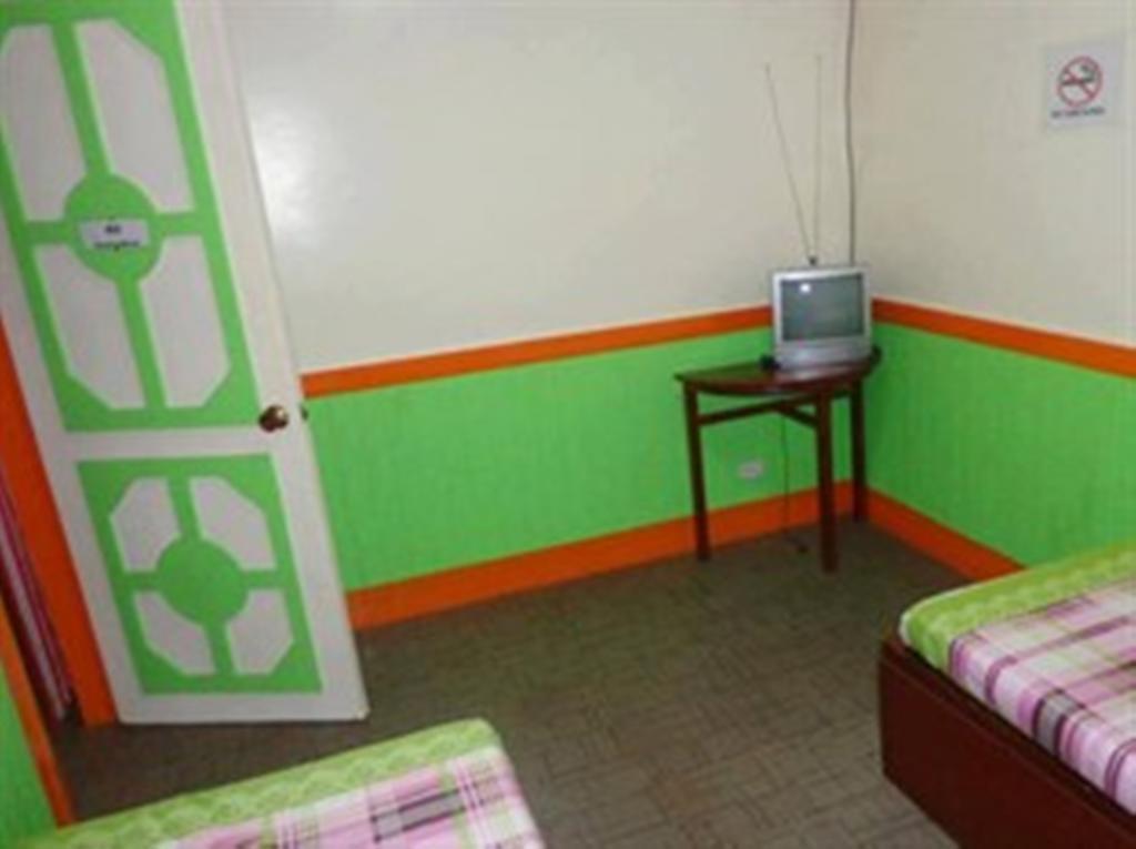 Np Festival Inn Kalibo Room photo